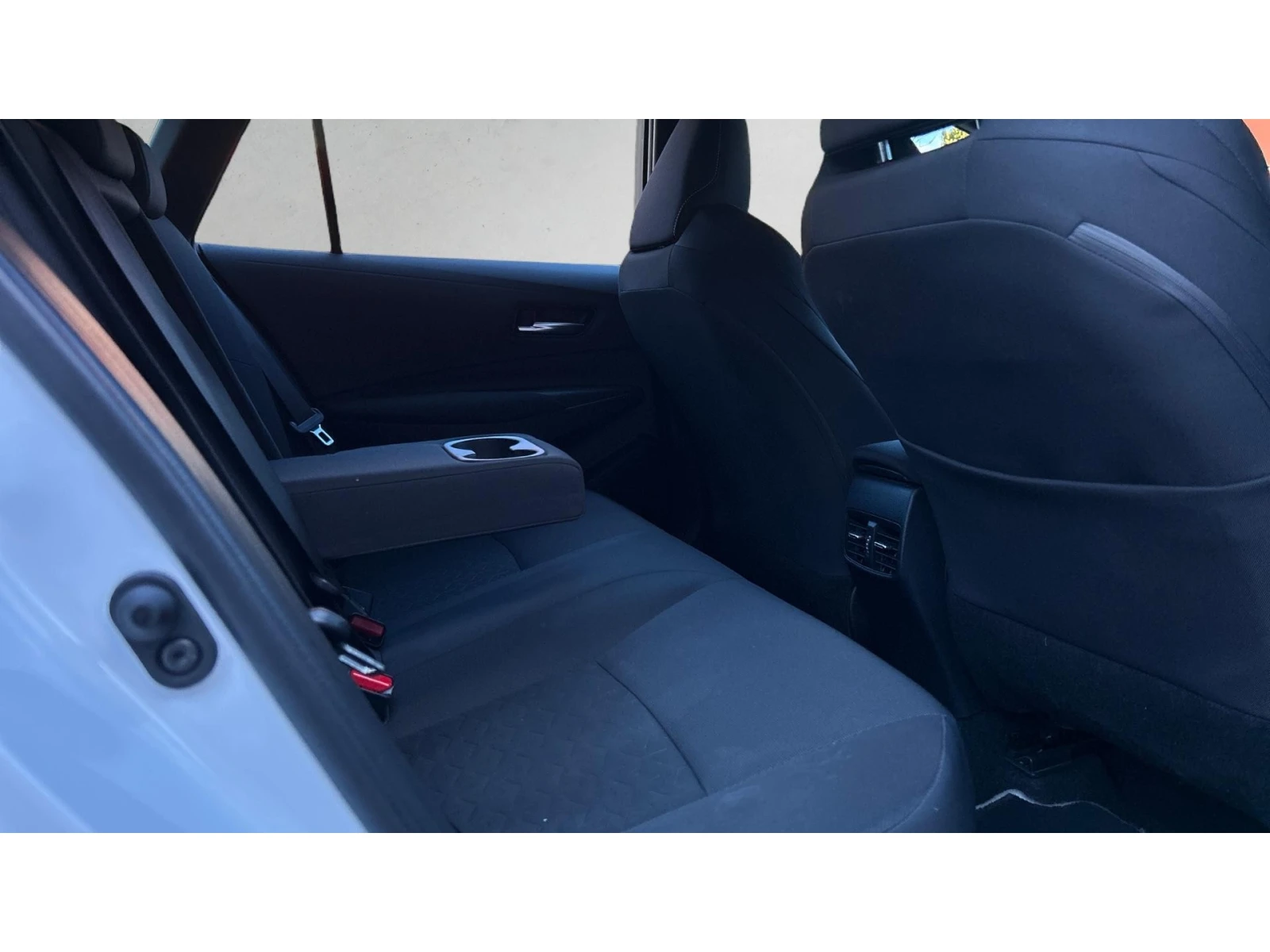 Toyota Corolla 1. 8 HSD Executive, Месечна вноска от 222  , снимка 10 - Автомобили и джипове - 54147464