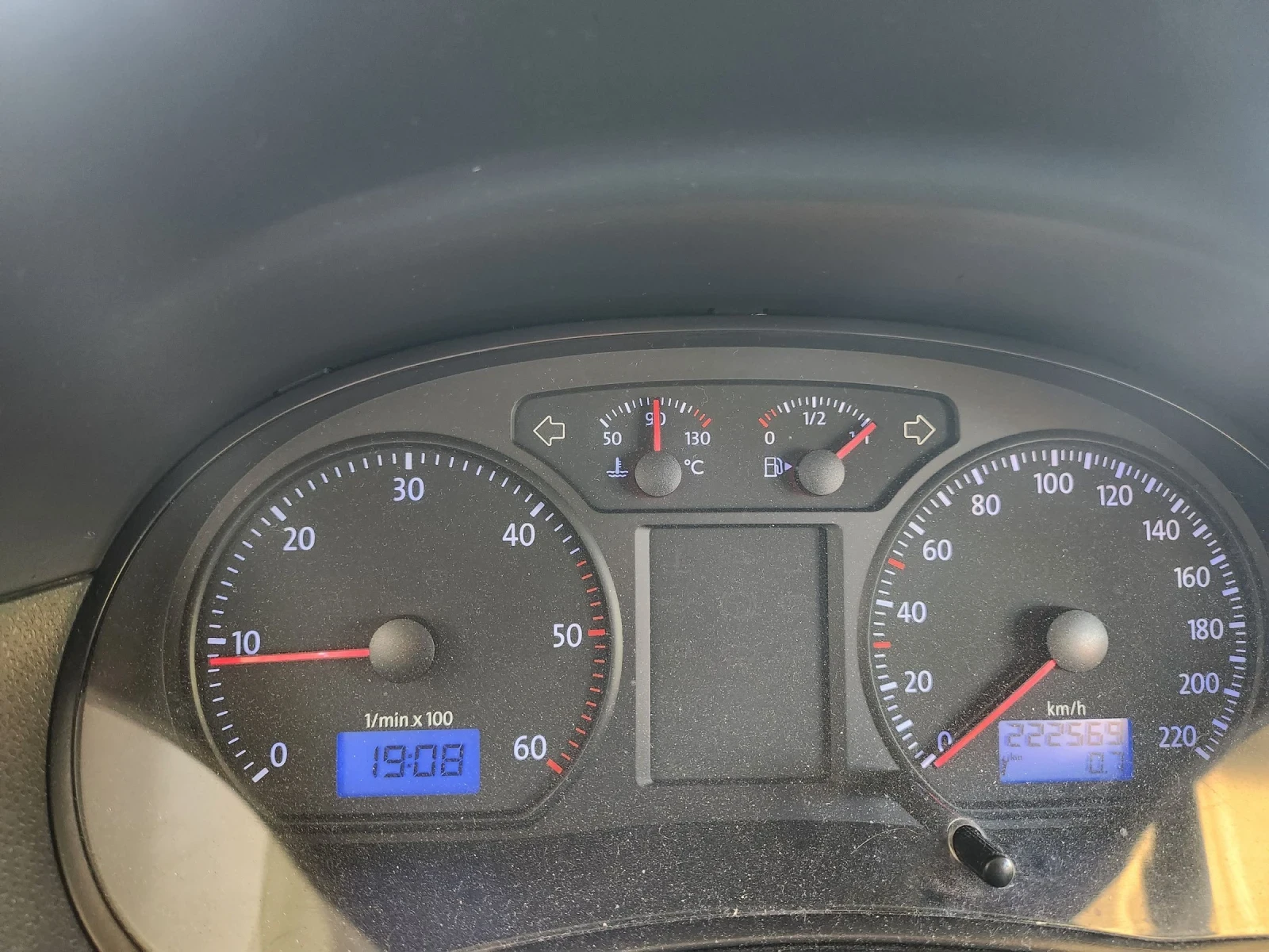 VW Polo 1.4 TDI, снимка 8 - Автомобили и джипове - 54429994