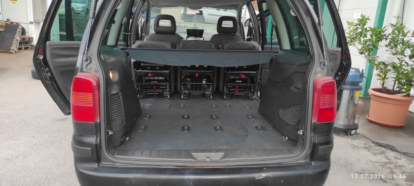 VW Sharan, снимка 15 - Автомобили и джипове - 55588132