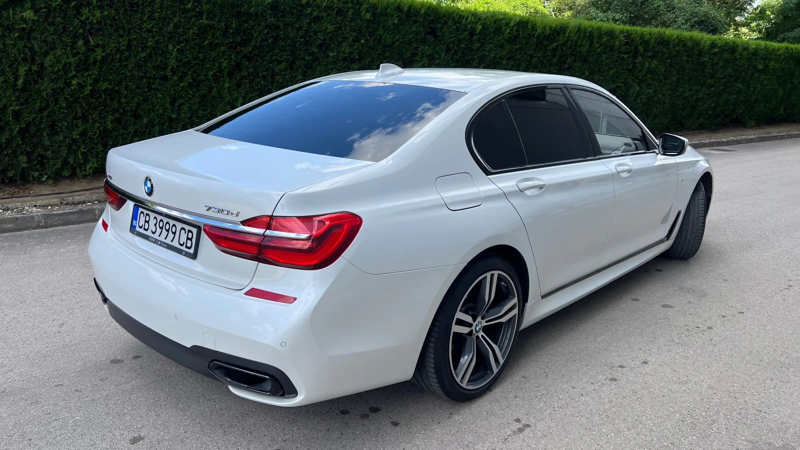 BMW 730 M-SPORTPACKЕТ/xDRIVE/INDIVIDUAL/HEAD UP/SOFT CLOSE, снимка 17 - Автомобили и джипове - 54917230