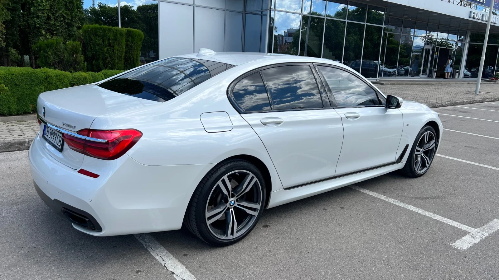 BMW 730 M-SPORTPACKЕТ/xDRIVE/INDIVIDUAL/HEAD UP/SOFT CLOSE, снимка 5 - Автомобили и джипове - 54917230