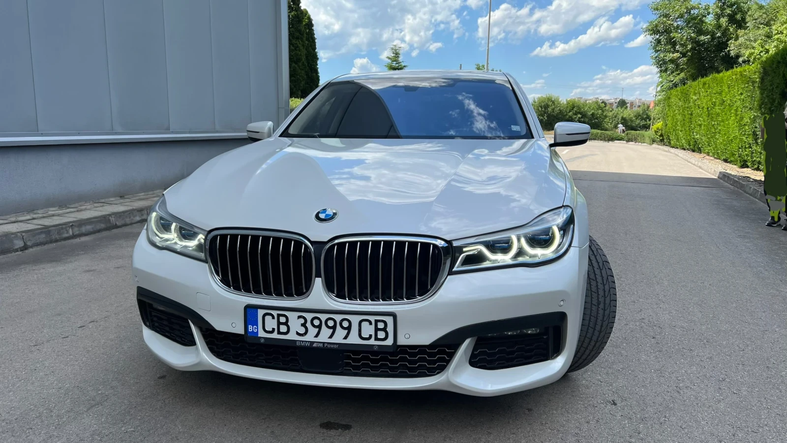 BMW 730 M-SPORTPACKЕТ/xDRIVE/INDIVIDUAL/HEAD UP/SOFT CLOSE, снимка 12 - Автомобили и джипове - 54917230