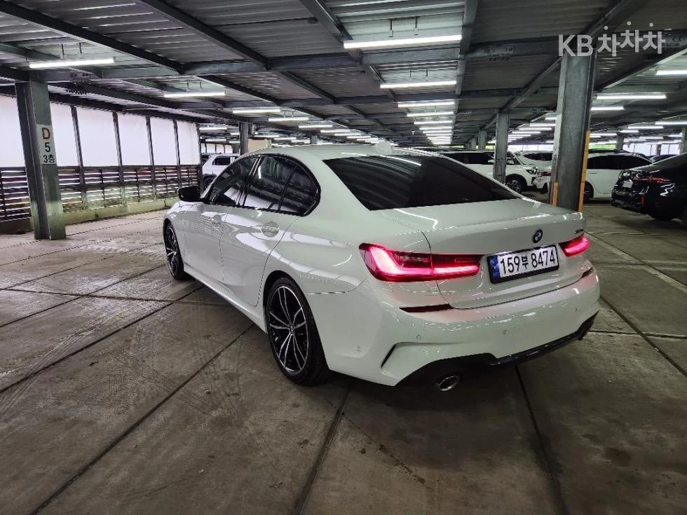 BMW 320 M SPORT + HEAD UP/360CAM/PANORAMA/FULL, снимка 2 - Автомобили и джипове - 55432989
