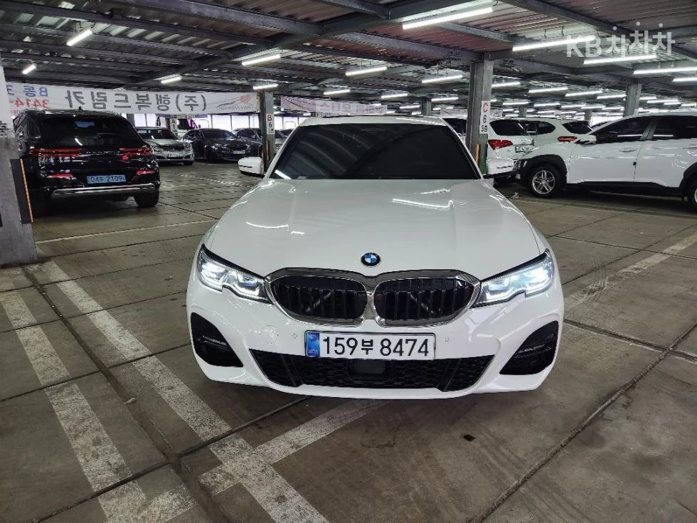 BMW 320 M SPORT + HEAD UP/360CAM/PANORAMA/FULL, снимка 3 - Автомобили и джипове - 55432989