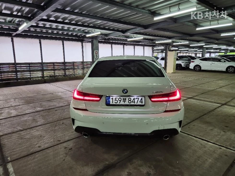 BMW 320 M SPORT + HEAD UP/360CAM/PANORAMA/FULL, снимка 4 - Автомобили и джипове - 55432989