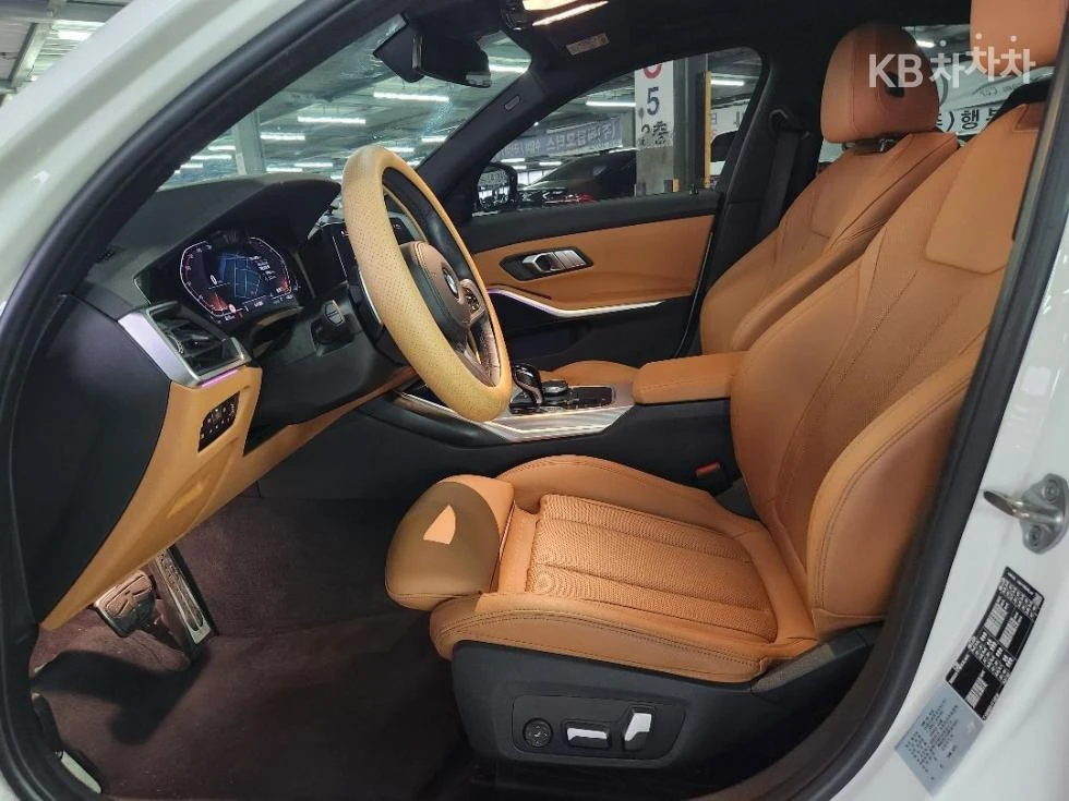 BMW 320 M SPORT + HEAD UP/360CAM/PANORAMA/FULL, снимка 7 - Автомобили и джипове - 55432989