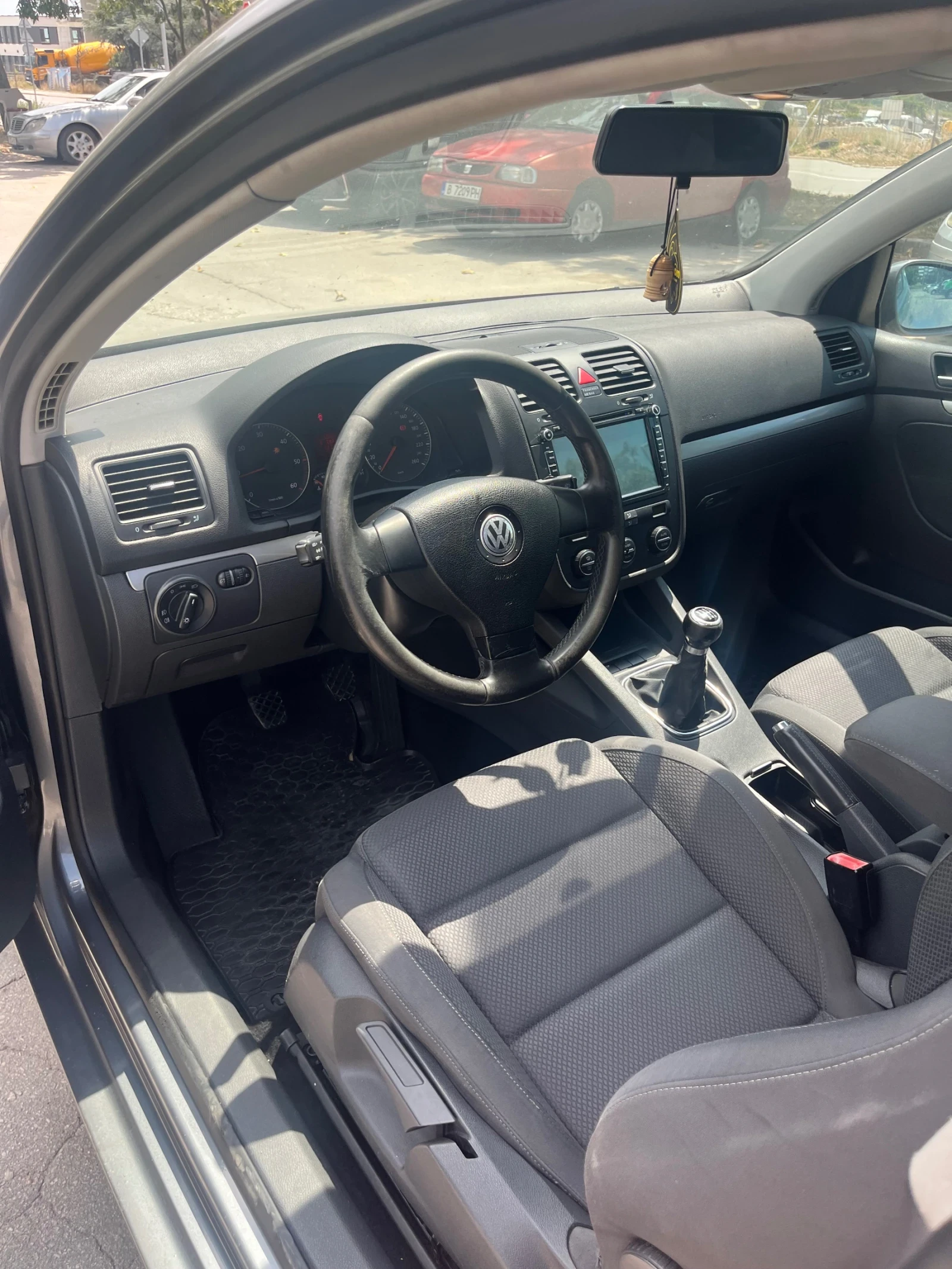 VW Golf 2.0 Tdi BMM, снимка 6 - Автомобили и джипове - 55683077