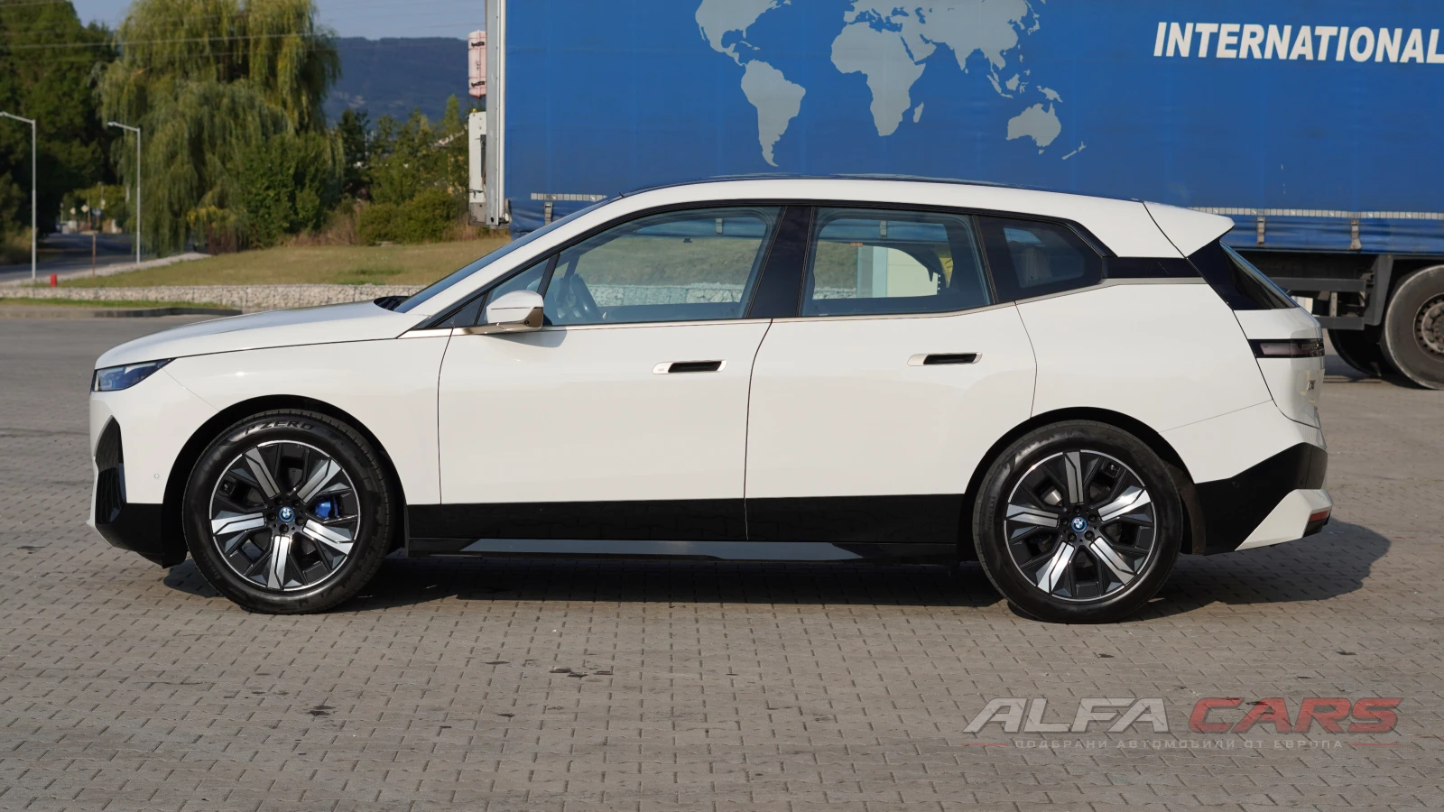 BMW iX 4x4//Headup/SkyLounge/Harman/Laser/M Style | Mobile.bg � ����������� 3