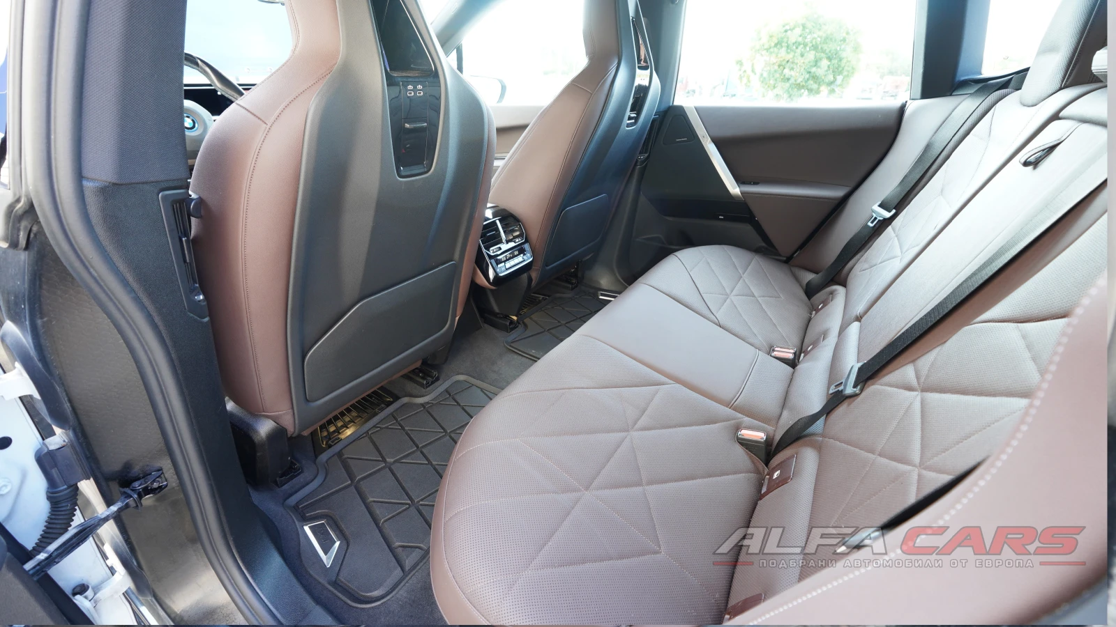 BMW iX 4x4//Headup/SkyLounge/Harman/Laser/M Style | Mobile.bg � ����������� 15