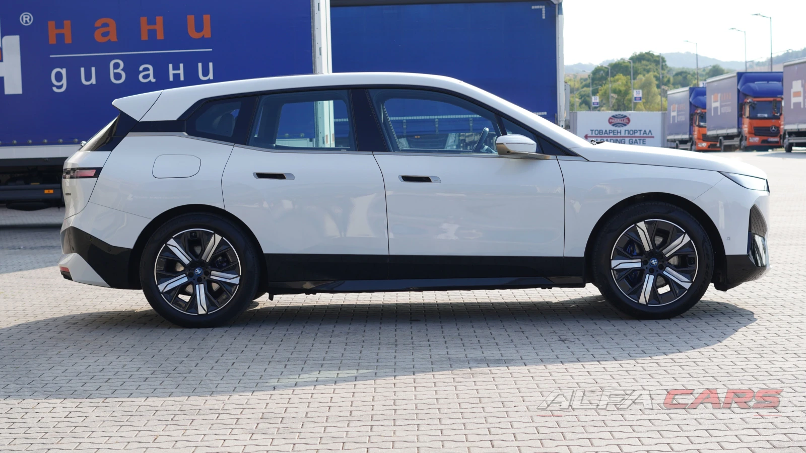 BMW iX 4x4//Headup/SkyLounge/Harman/Laser/M Style | Mobile.bg � ����������� 7
