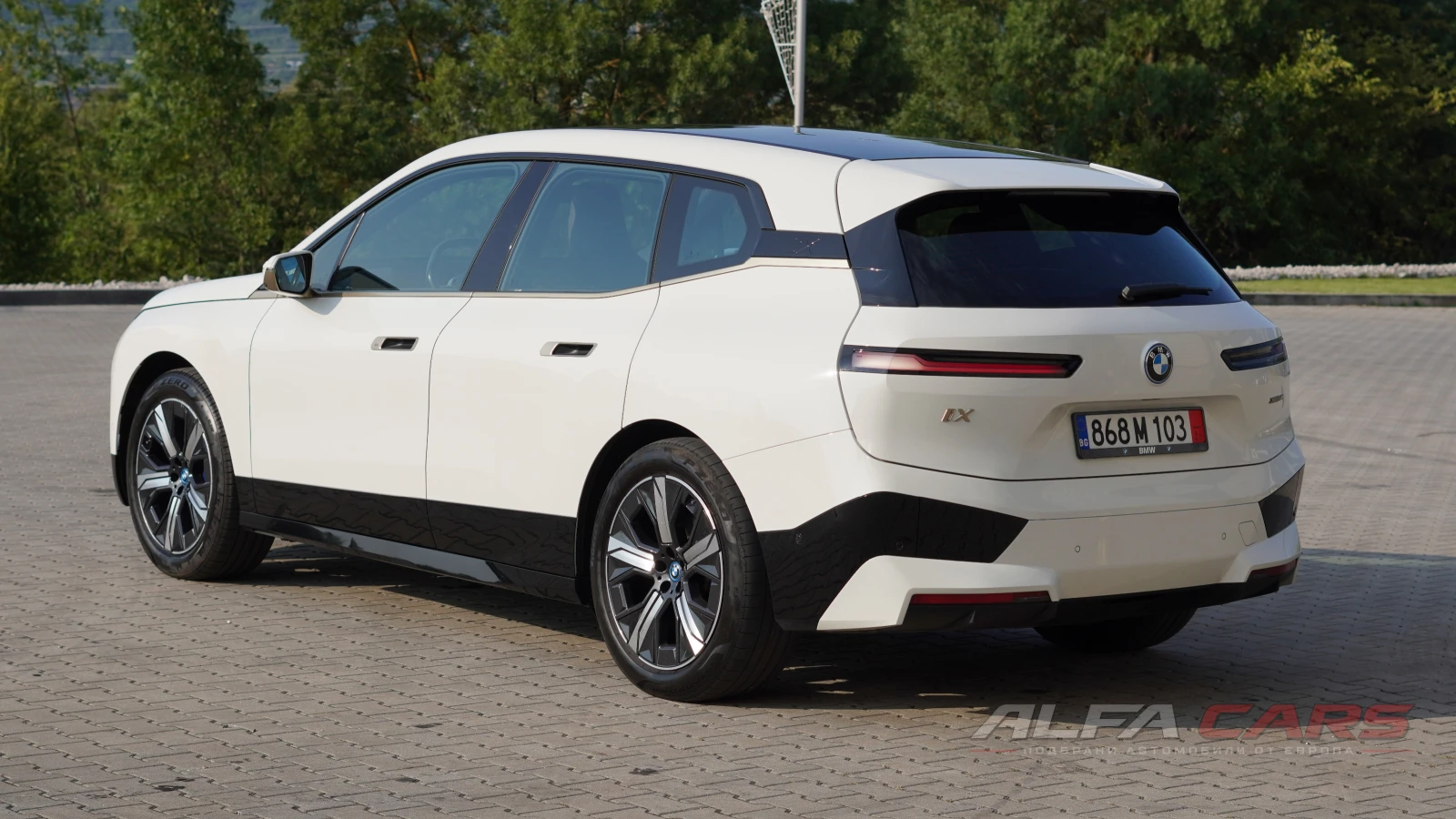 BMW iX 4x4//Headup/SkyLounge/Harman/Laser/M Style | Mobile.bg � ����������� 4