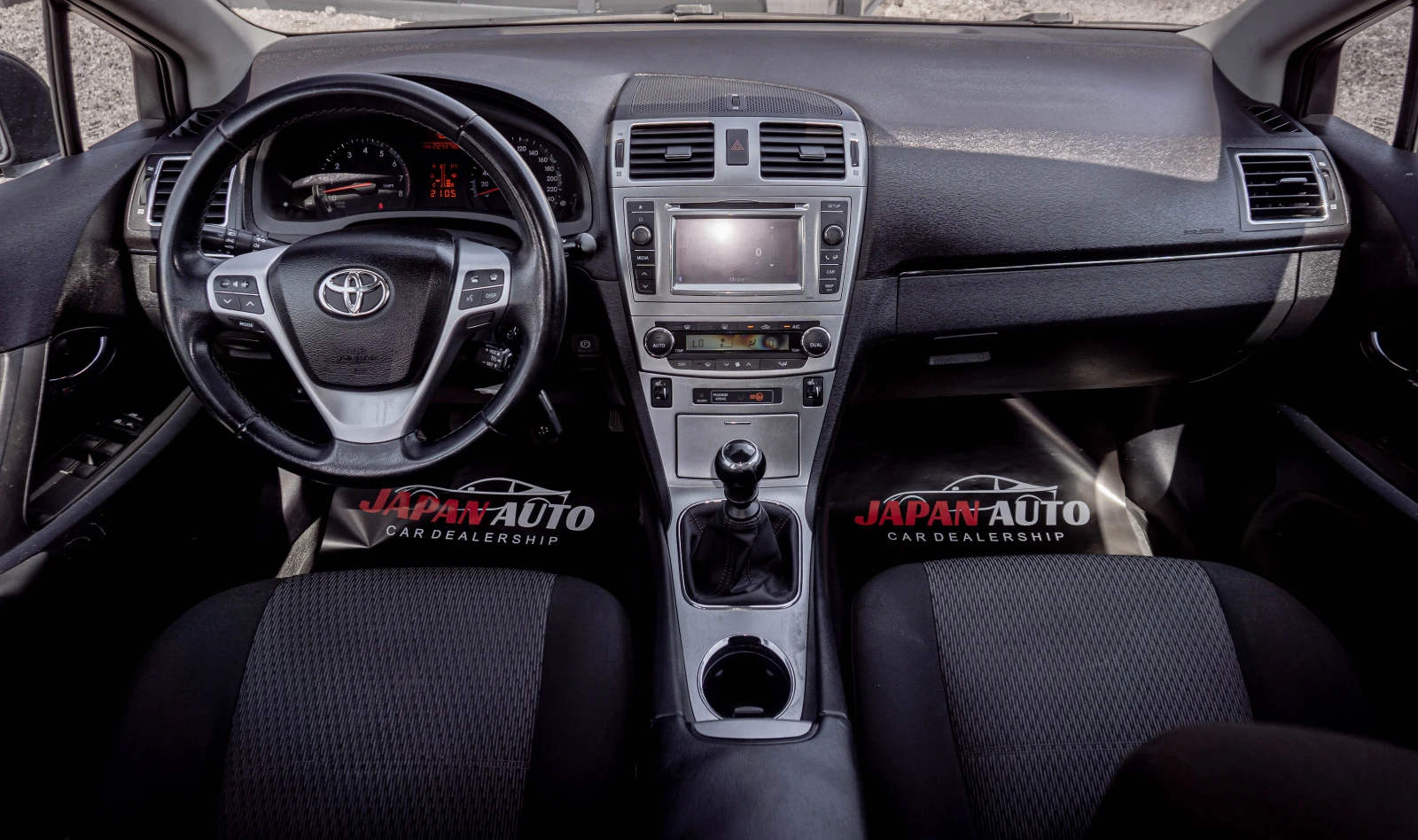 Toyota Avensis 1.6 бензин 132к.с. ТОП! С ГАРАНЦИЯ!, снимка 8 - Автомобили и джипове - 55815712