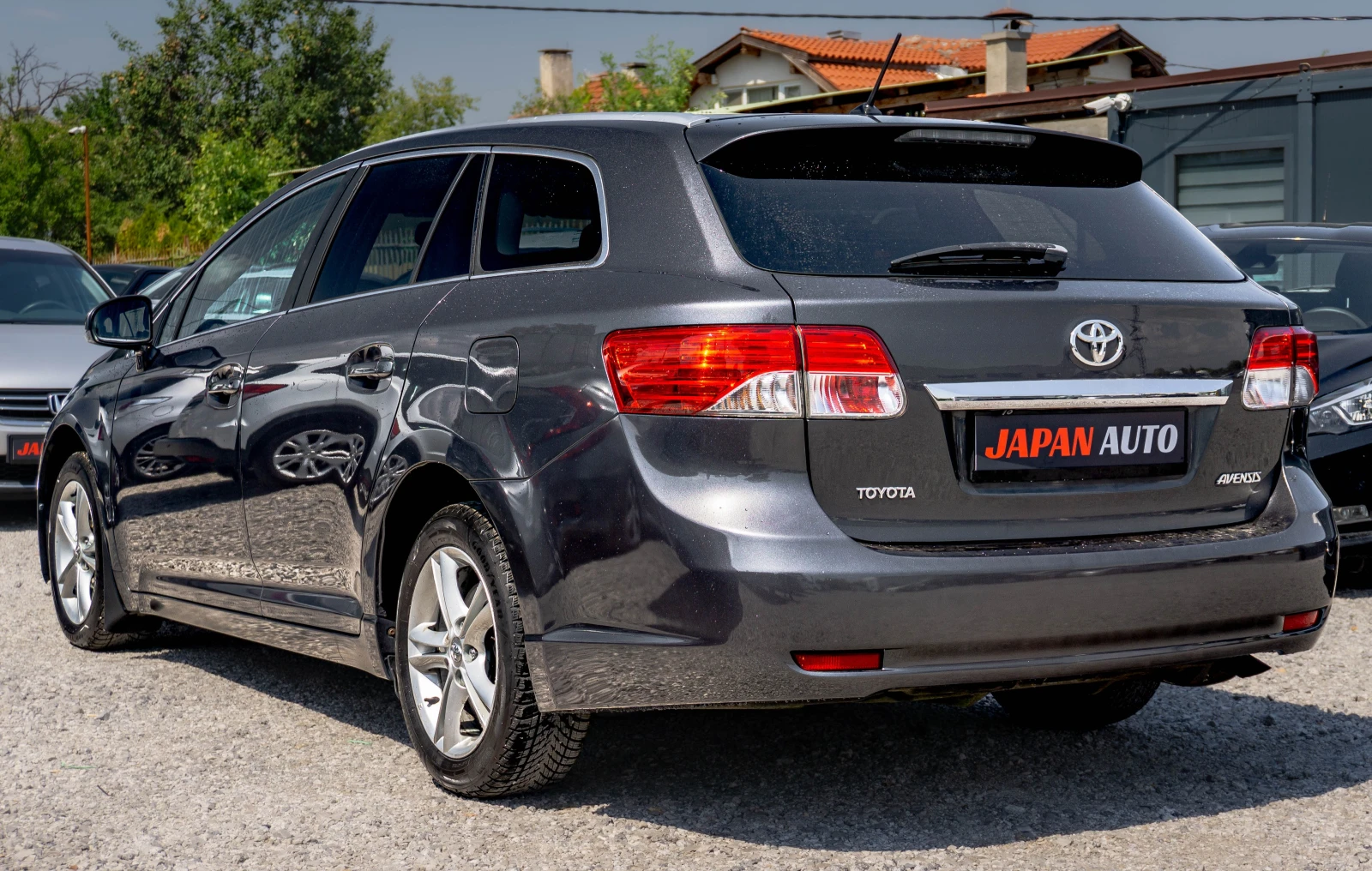Toyota Avensis 1.6 бензин 132к.с. ТОП! С ГАРАНЦИЯ!, снимка 6 - Автомобили и джипове - 55815712