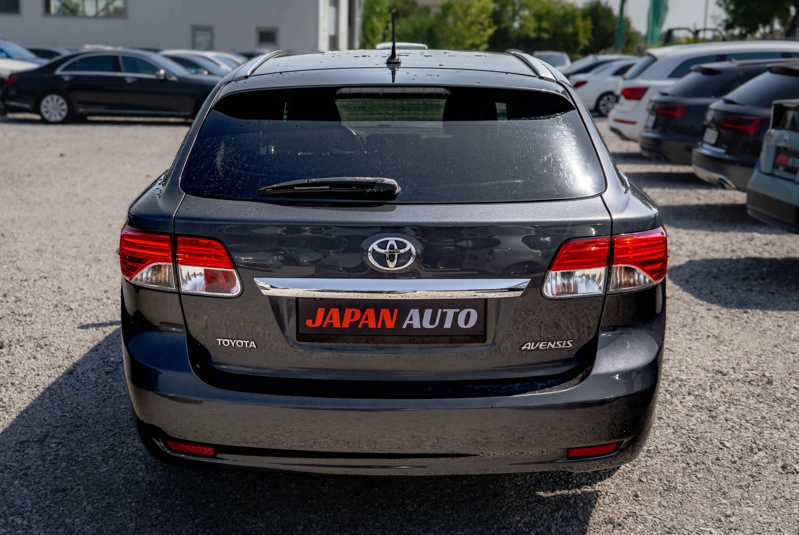 Toyota Avensis 1.6 бензин 132к.с. ТОП! С ГАРАНЦИЯ!, снимка 5 - Автомобили и джипове - 55815712