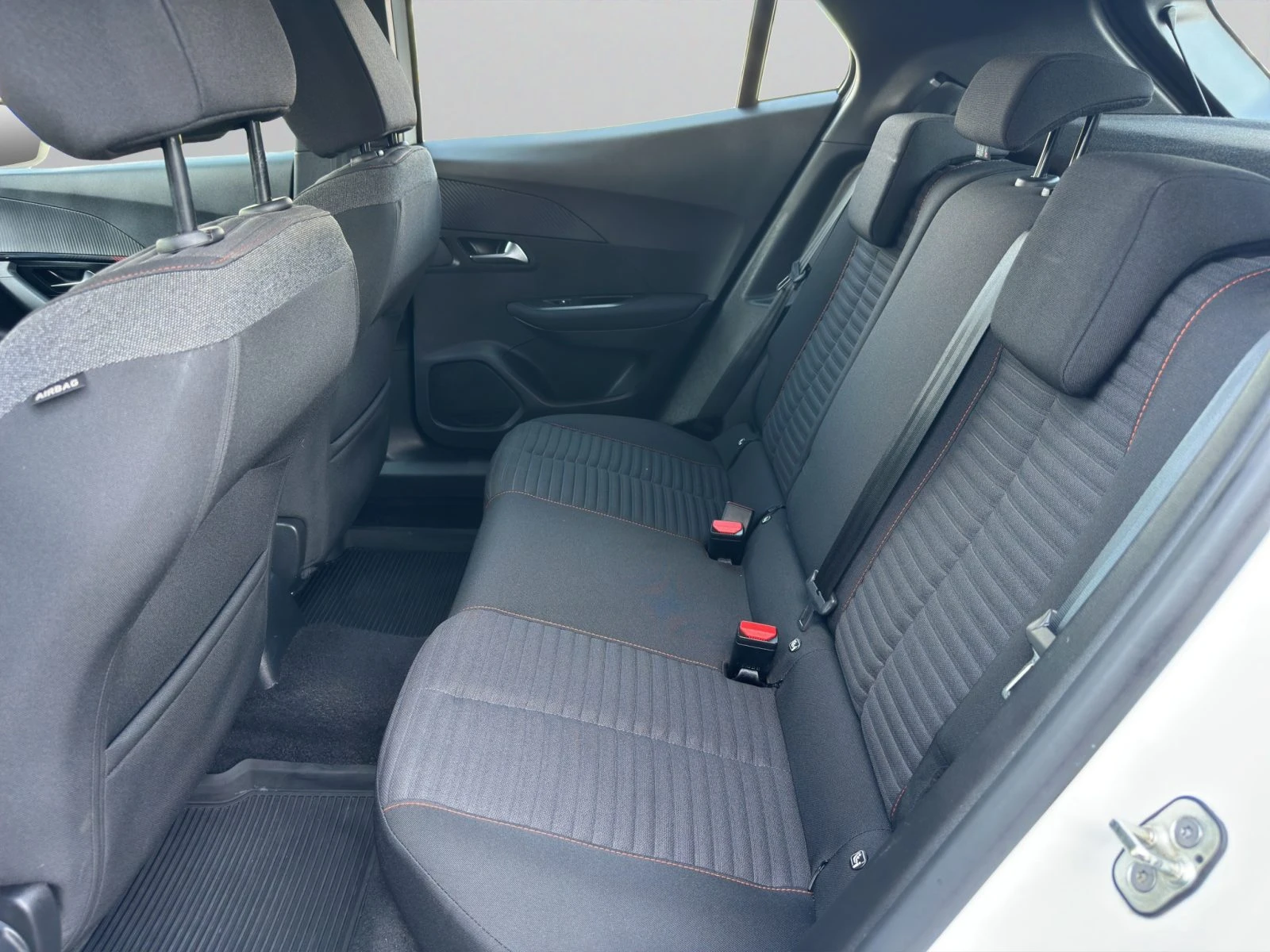 Peugeot 2008 New Line Up ACTIVE 1.2 PureTech 100 BVM6 EURO6//22 | Mobile.bg � ����������� 12