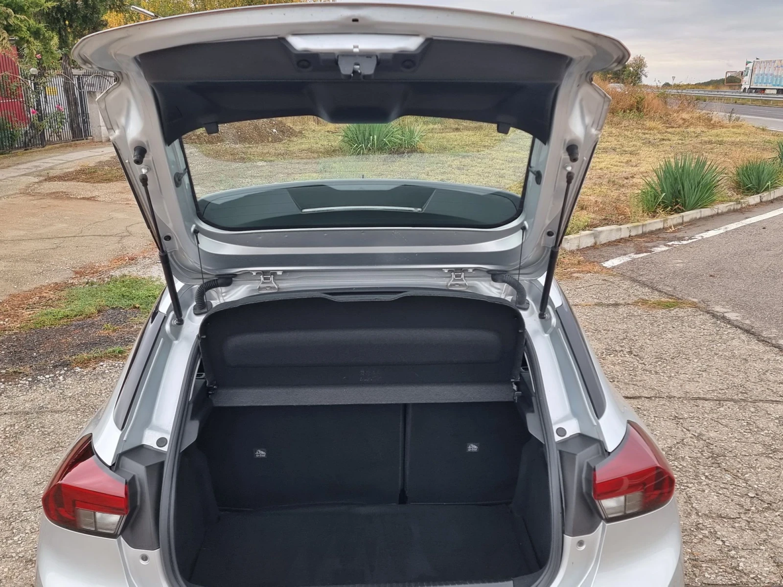 Opel Corsa 1.2 benzin, снимка 7 - Автомобили и джипове - 56457611