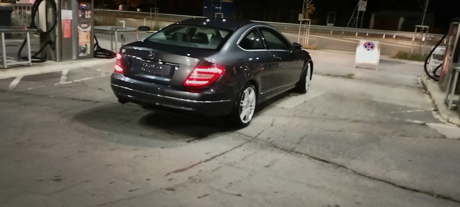 Mercedes-Benz C 180 Coupe, снимка 8 - Автомобили и джипове - 56587530