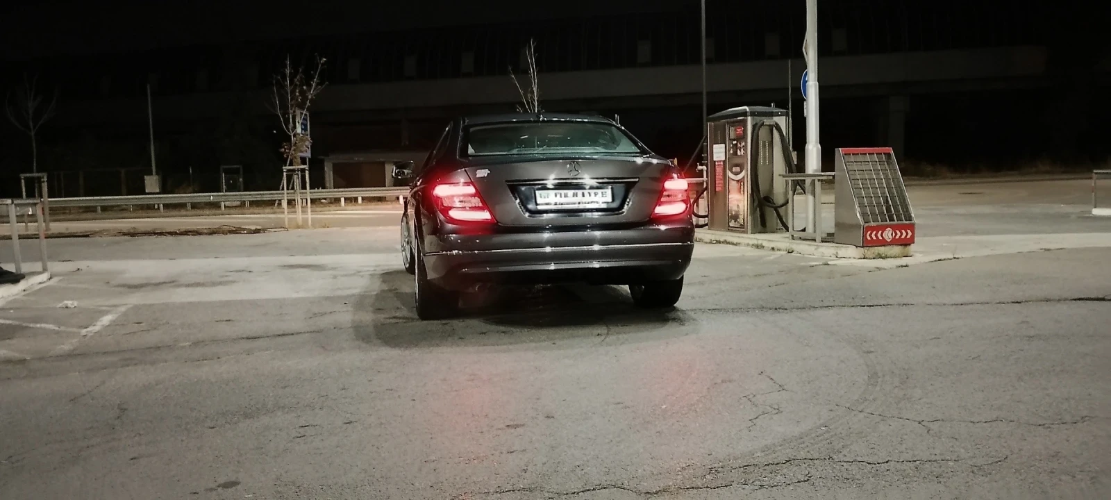 Mercedes-Benz C 180 Coupe, снимка 5 - Автомобили и джипове - 56587530