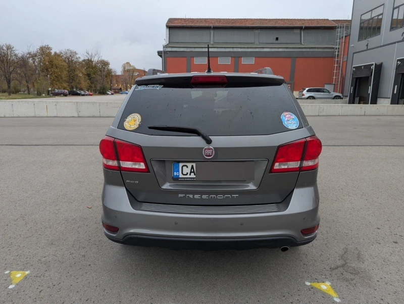 Fiat Freemont 2.0Mjet AWD, снимка 2 - Автомобили и джипове - 47930623