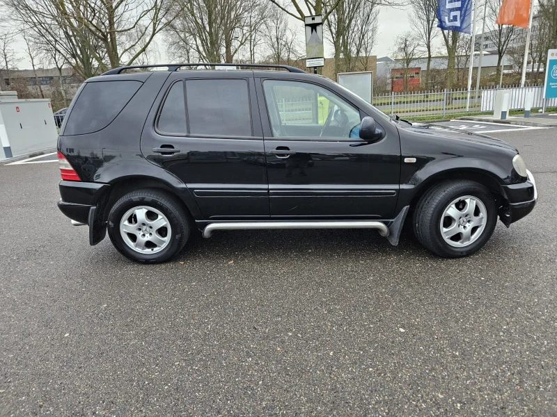 Mercedes-Benz ML 320 AMG PAKET, снимка 4 - Автомобили и джипове - 48651864