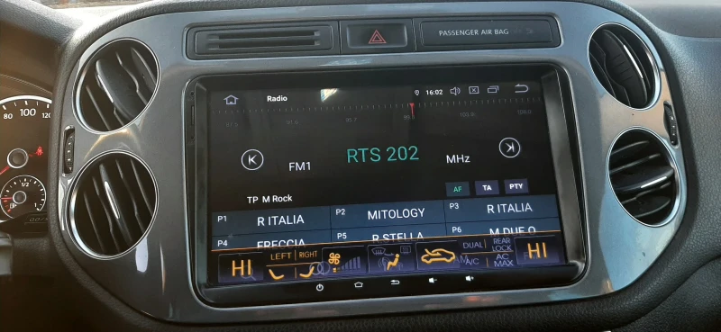 VW Tiguan 2.0 tdi  4 motion, снимка 16 - Автомобили и джипове - 48953636