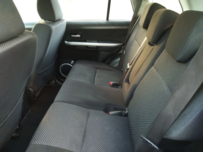 Suzuki Grand vitara 2.0 бензин 4/4 клима, снимка 10 - Автомобили и джипове - 52202644