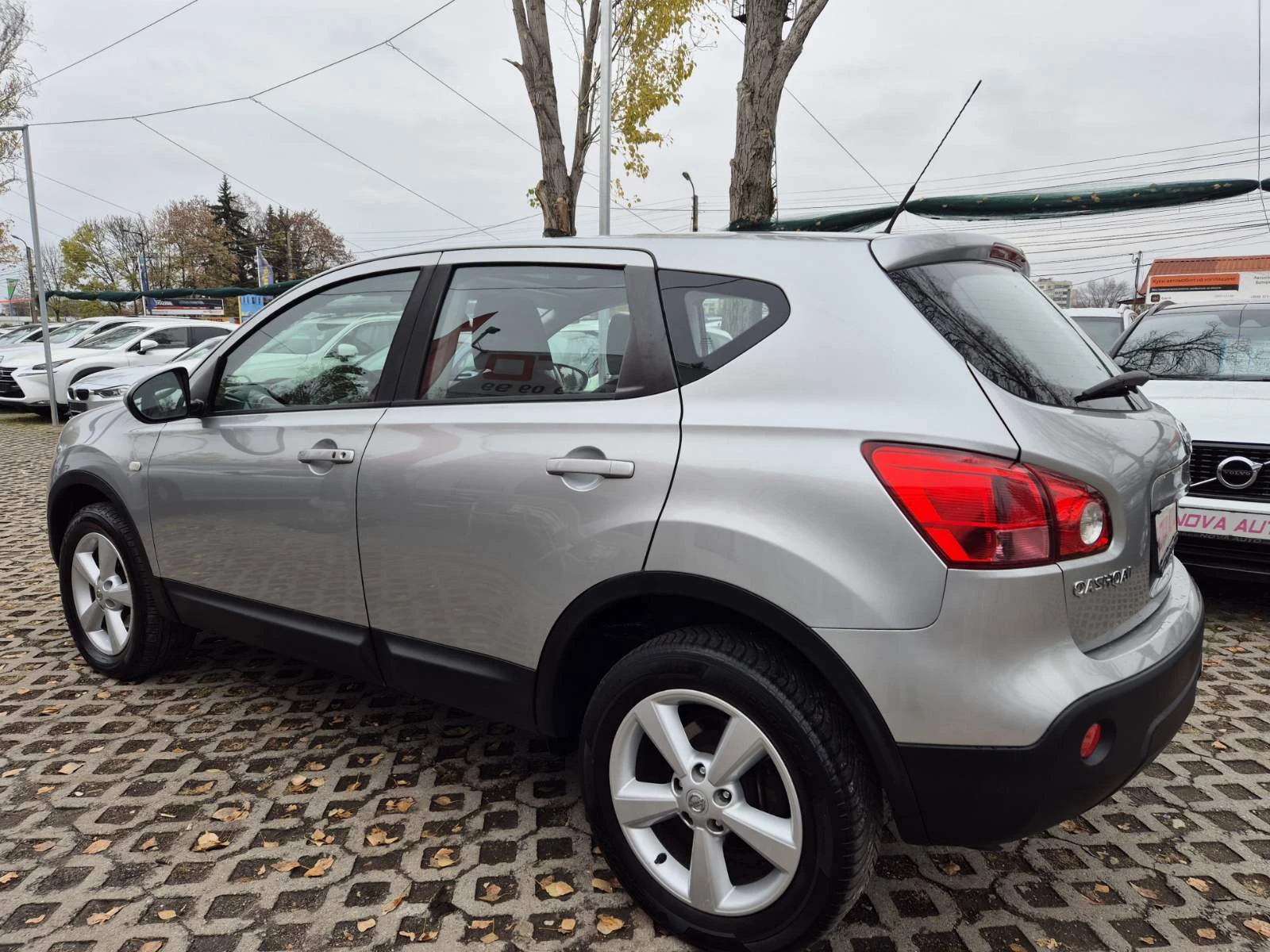 Nissan Qashqai 2.0D-150кс-4X4-AUTOMATIC-ПАНОРАМА-FULL-210.000км - изображение 2