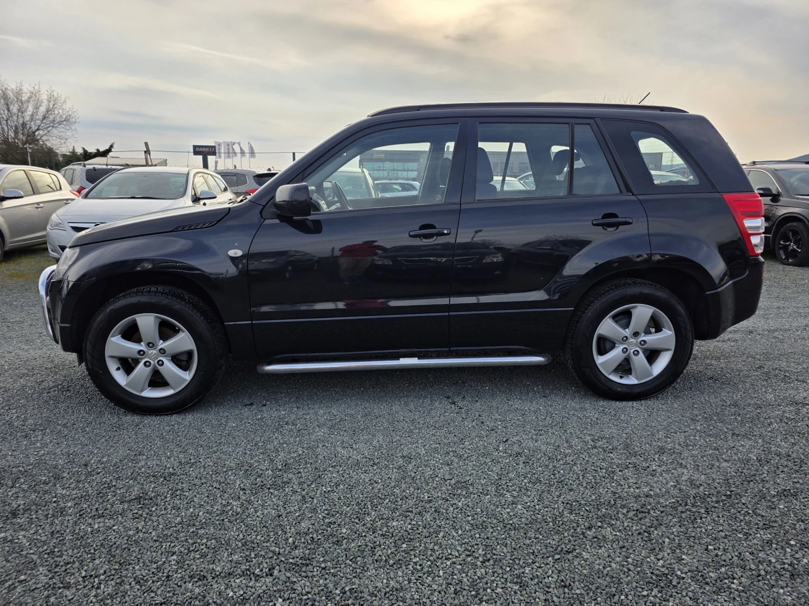 Suzuki Grand vitara 2.0 бензин 4/4 клима, снимка 8 - Автомобили и джипове - 53801505