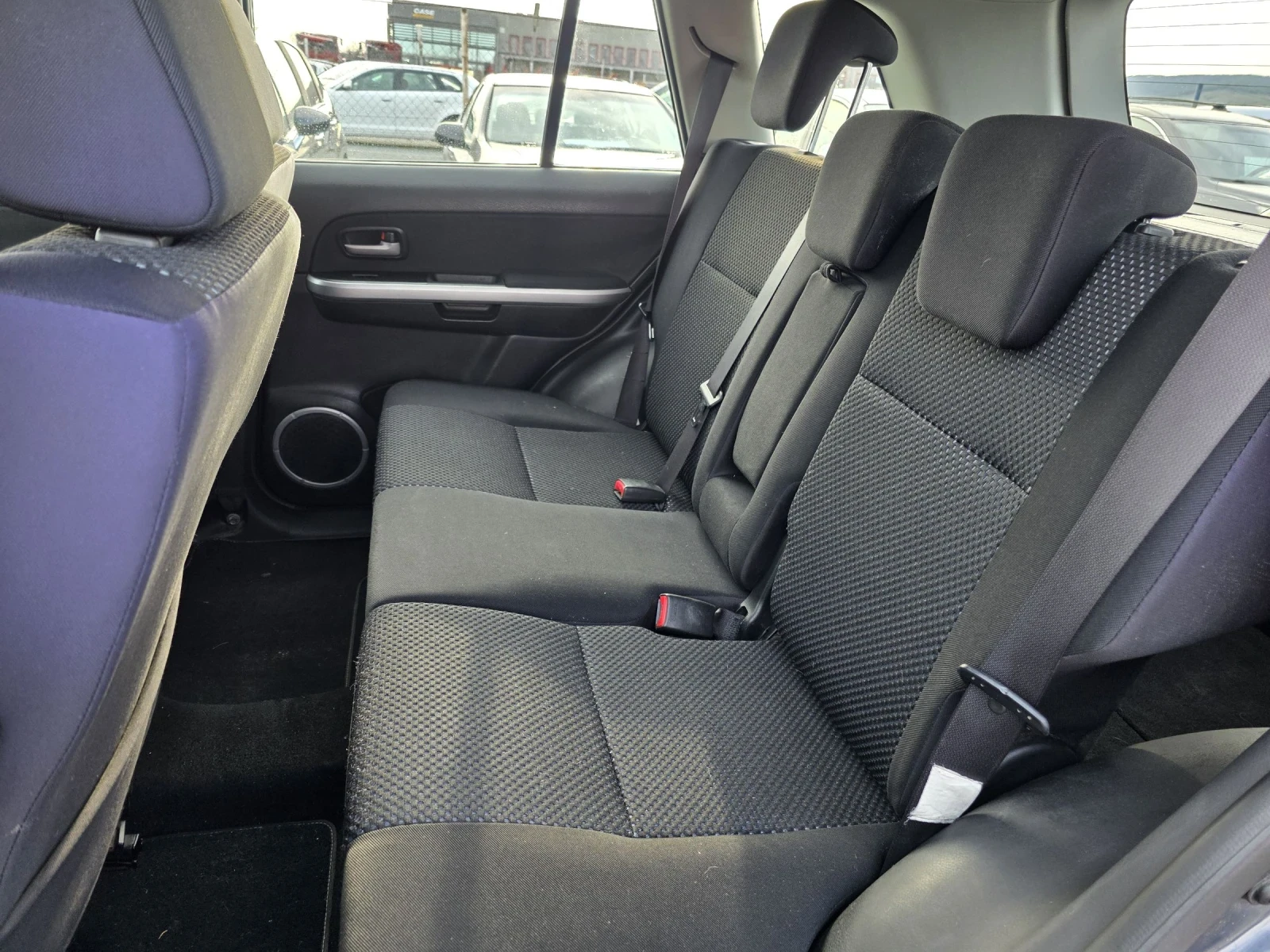 Suzuki Grand vitara 2.0 бензин 4/4 клима, снимка 14 - Автомобили и джипове - 53801505