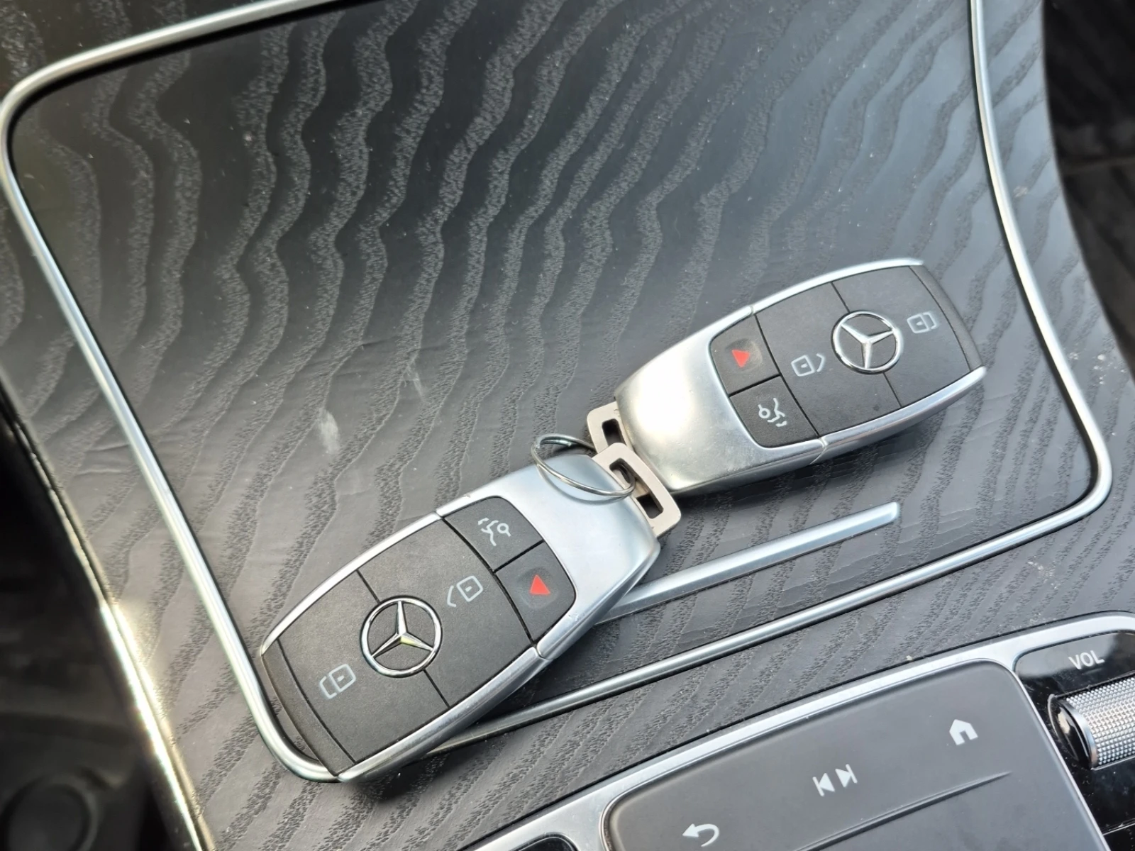 Mercedes-Benz GLC 300 4MATIC, снимка 13 - Автомобили и джипове - 53722499