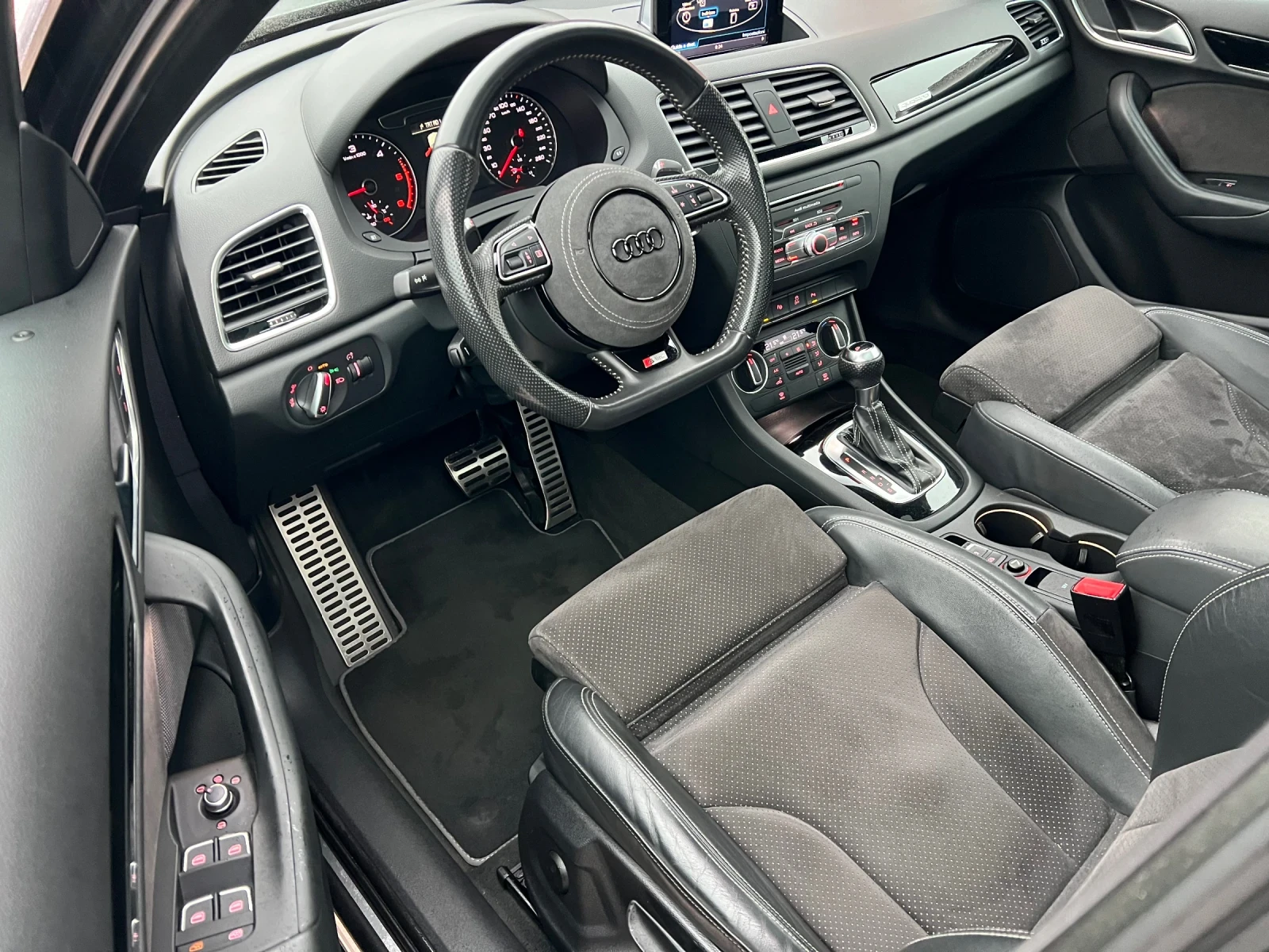 Audi Q3 2.0TDI* AUT* 100%km* 184ks* PANORAMA* FASE* FULL* , снимка 17 - Автомобили и джипове - 53738283