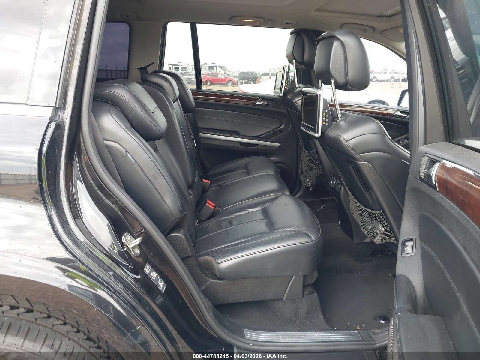 Mercedes-Benz GL 500 AMG* 4MATIC* Панорама* TV, снимка 6 - Автомобили и джипове - 54452026