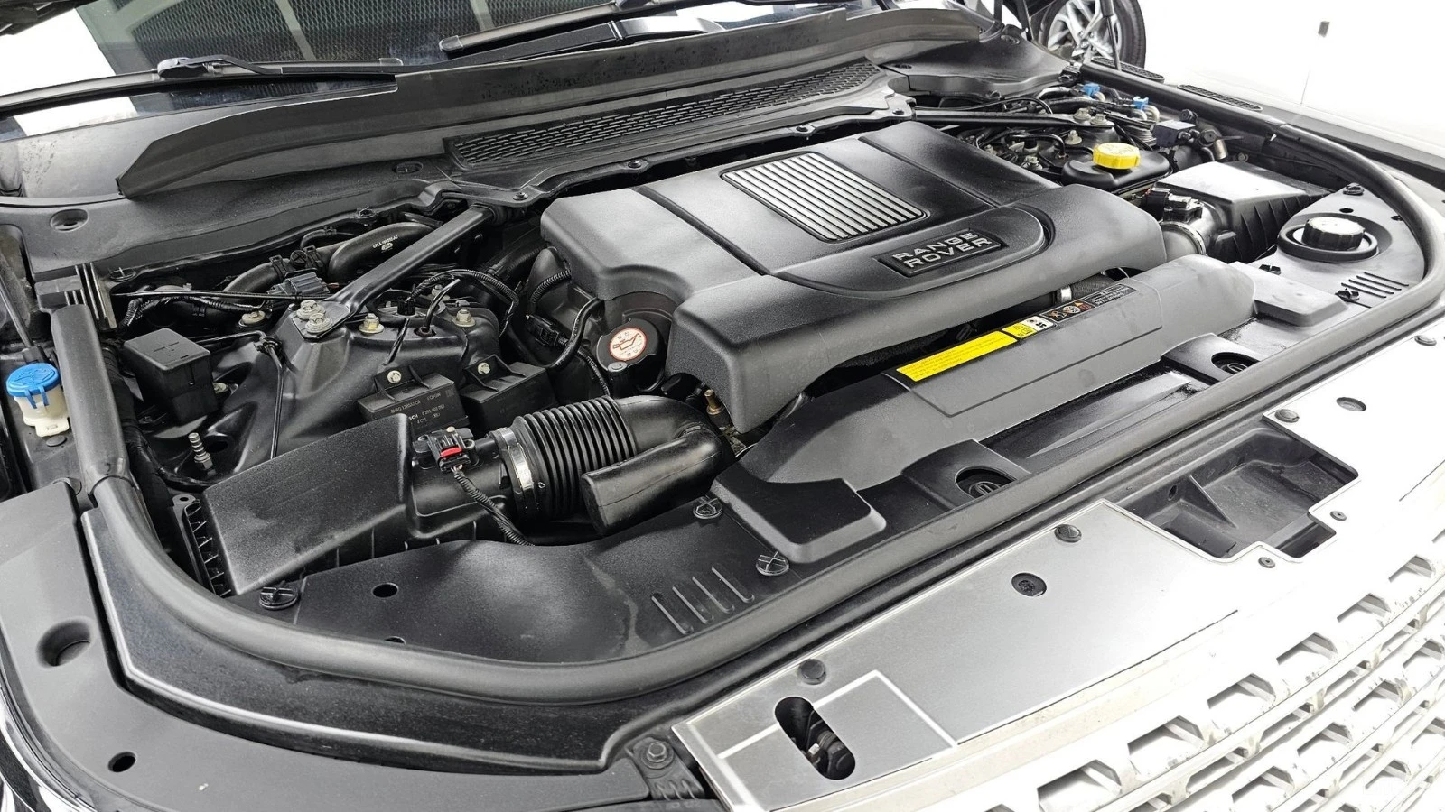 Land Rover Range rover 4400* SDV8 AB* КОЖА* ПОДГРЕВ* ОБДУХВ* ПАНОРАМА, снимка 6 - Автомобили и джипове - 55420979