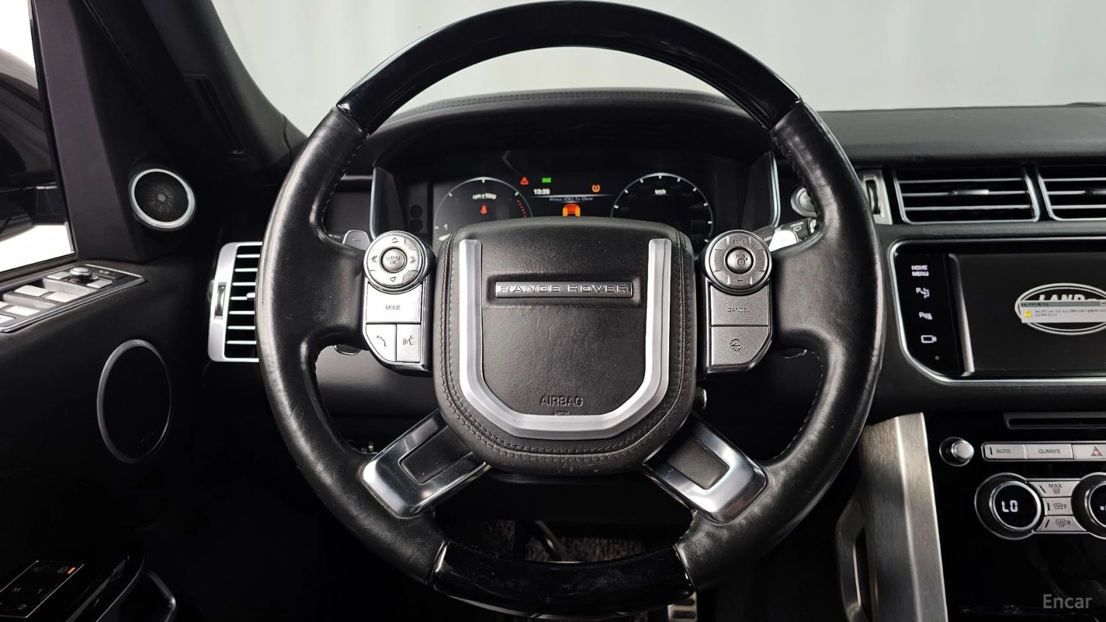 Land Rover Range rover 4400* SDV8 AB* КОЖА* ПОДГРЕВ* ОБДУХВ* ПАНОРАМА, снимка 13 - Автомобили и джипове - 55420979