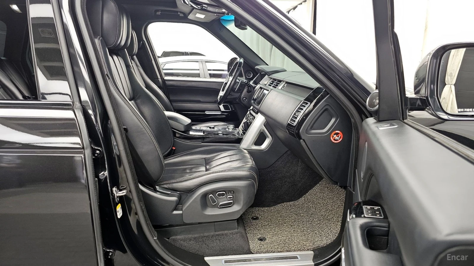 Land Rover Range rover 4400* SDV8 AB* КОЖА* ПОДГРЕВ* ОБДУХВ* ПАНОРАМА, снимка 11 - Автомобили и джипове - 55420979