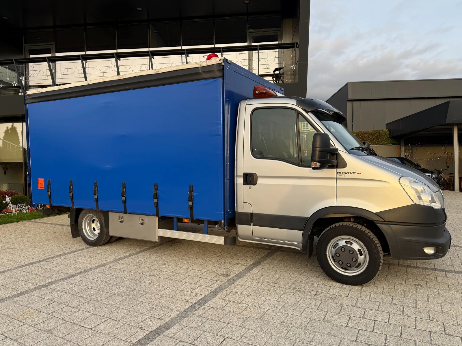Iveco Daily 40C17 3.0HPI до 3.5т. 4.10м. 3-щори Клима Euro 5 - изображение 2
