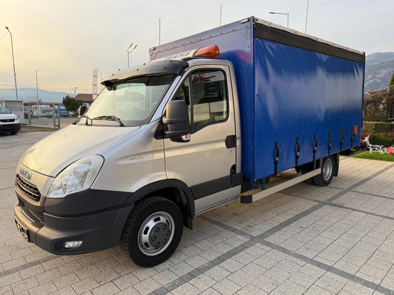 Iveco Daily 40C17 3.0HPI до 3.5т. 4.10м. 3-щори Клима Euro 5 - изображение 4