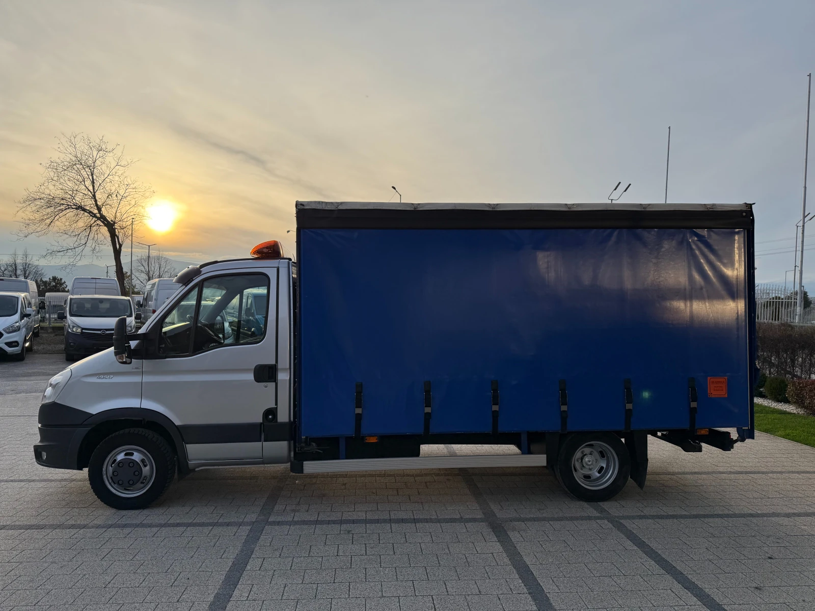 Iveco Daily 40C17 3.0HPI до 3.5т. 4.10м. 3-щори Клима Euro 5 - изображение 5