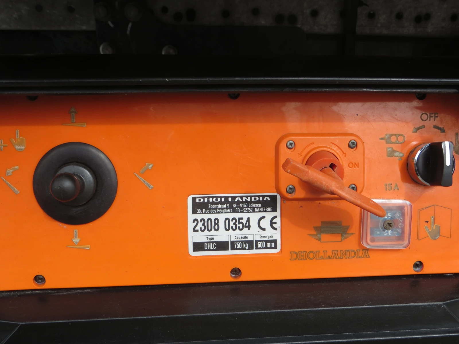 Iveco Daily 35C16 3.0 ФУРГОН С ПАДАЩ БОРД, снимка 16 - Бусове и автобуси - 54464731