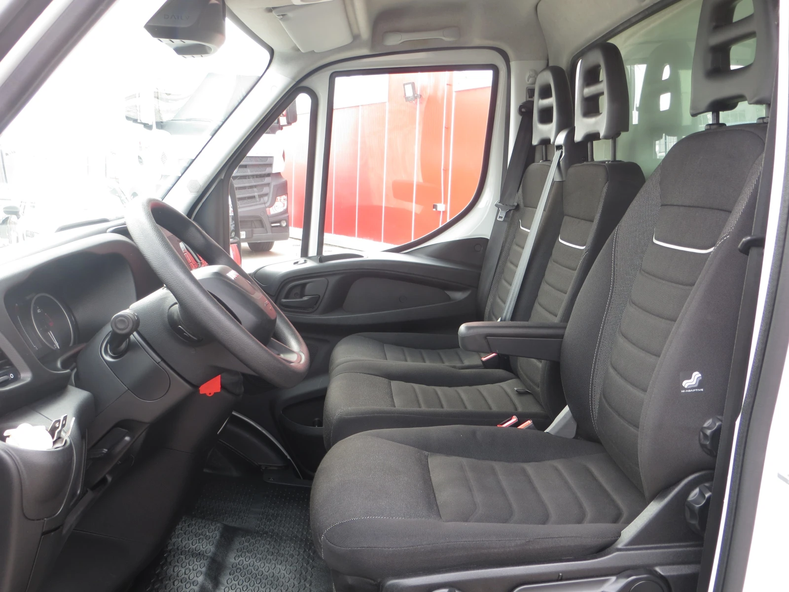 Iveco Daily 35C16 3.0 ФУРГОН С ПАДАЩ БОРД, снимка 7 - Бусове и автобуси - 54464731