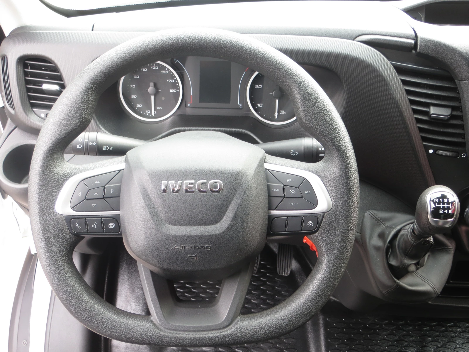 Iveco Daily 35C16 3.0 ФУРГОН С ПАДАЩ БОРД, снимка 8 - Бусове и автобуси - 54464731