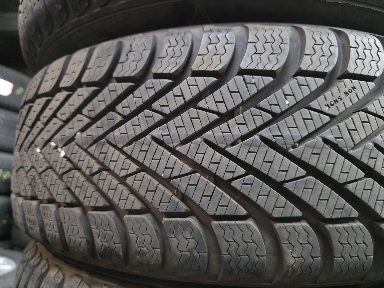 Гуми Зимни 185/55R15, снимка 3 - Гуми и джанти - 56664394