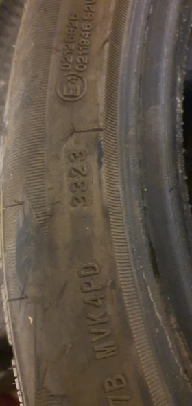 Гуми Зимни 235/40R20, снимка 6 - Гуми и джанти - 52820686