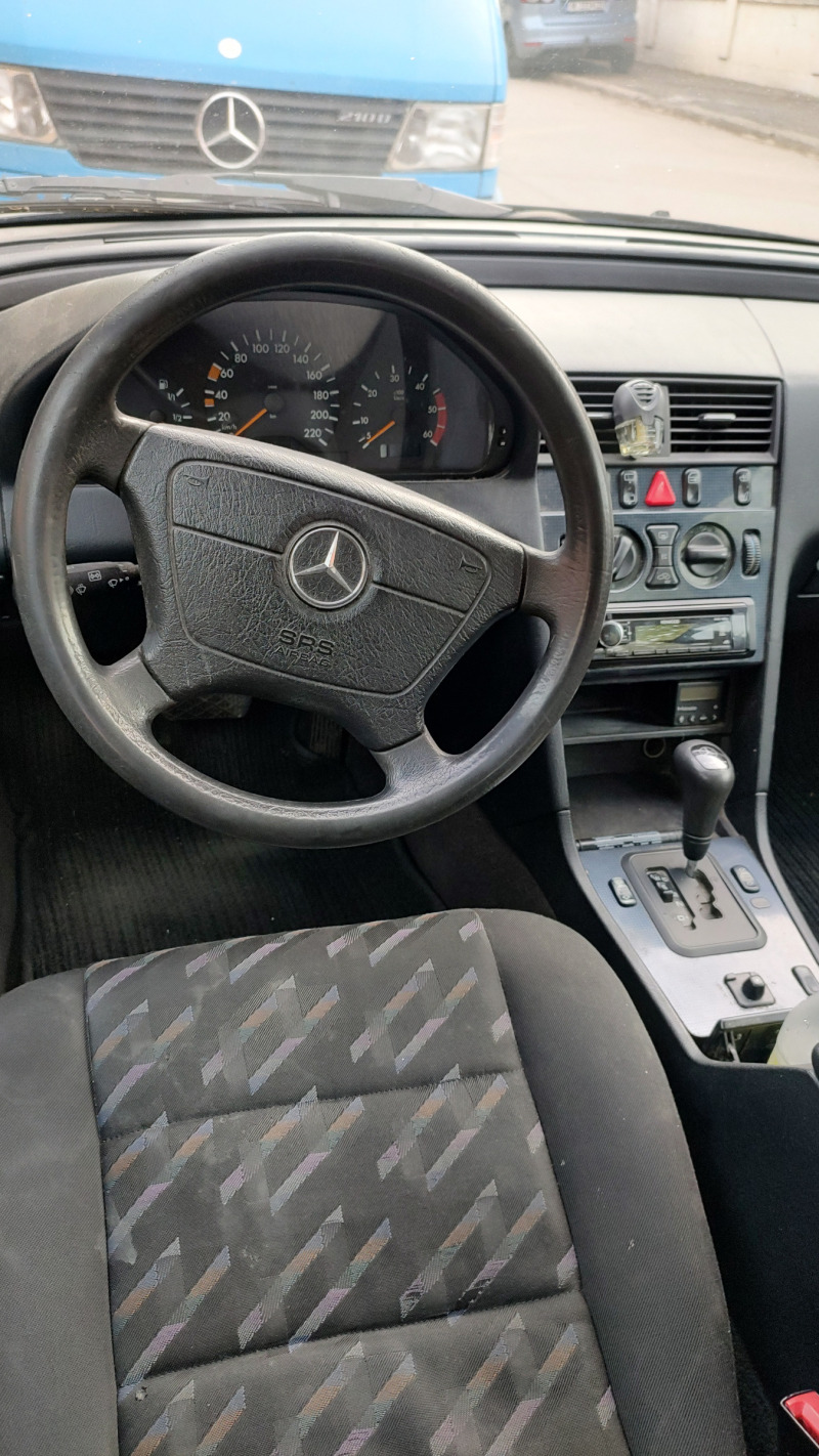 Mercedes-Benz C 200, снимка 3 - Автомобили и джипове - 45109113