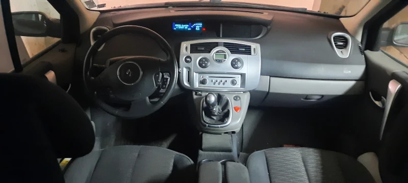 Renault Scenic 2.0 LPG 6 степ. ръчна, снимка 10 - Автомобили и джипове - 45315936