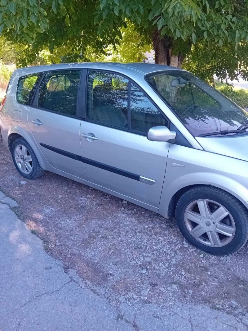 Renault Grand scenic, снимка 2 - Автомобили и джипове - 47819337