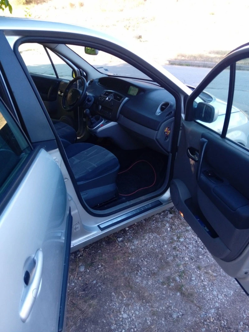 Renault Grand scenic, снимка 8 - Автомобили и джипове - 47819337