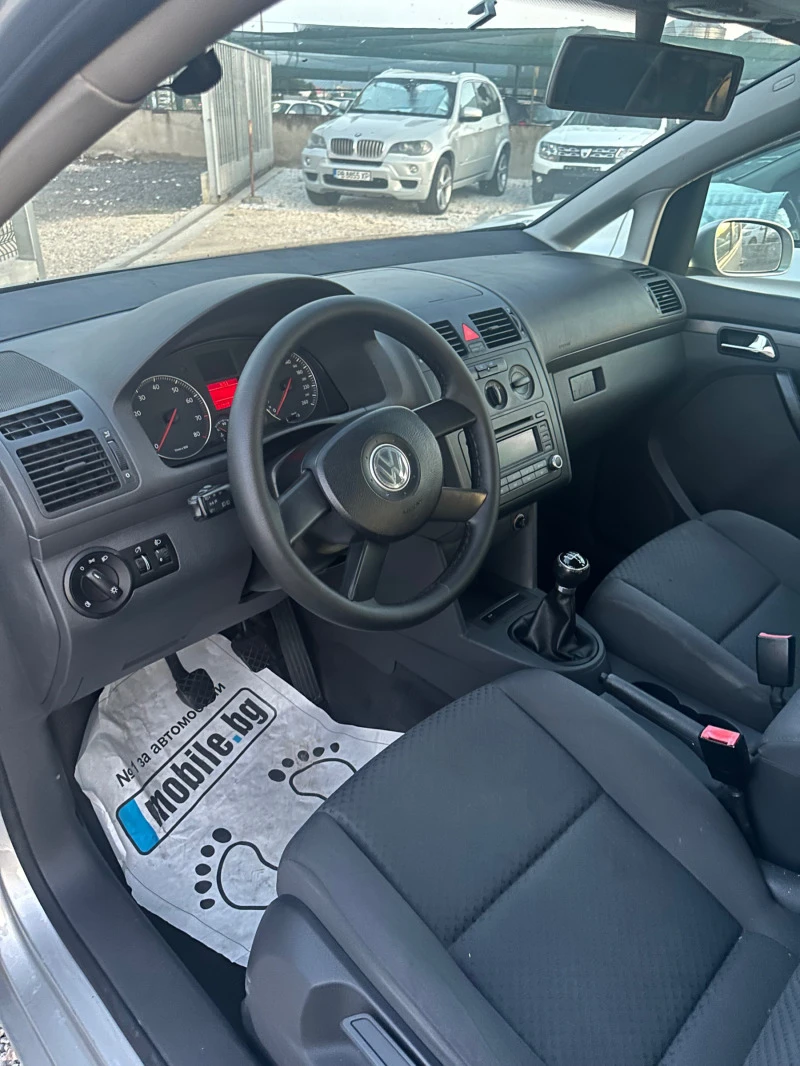 VW Touran 1.6 Бензин, снимка 5 - Автомобили и джипове - 47423084