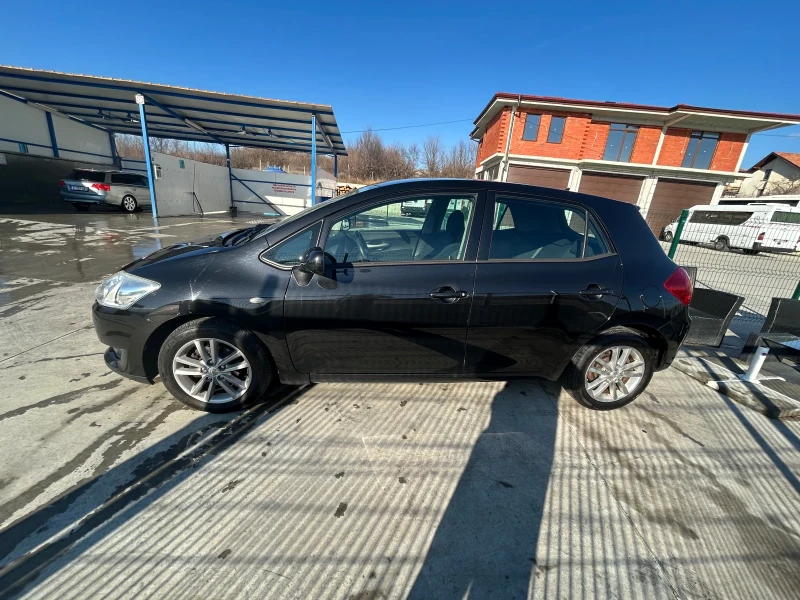 Toyota Auris 14.16v, снимка 4 - Автомобили и джипове - 48570453