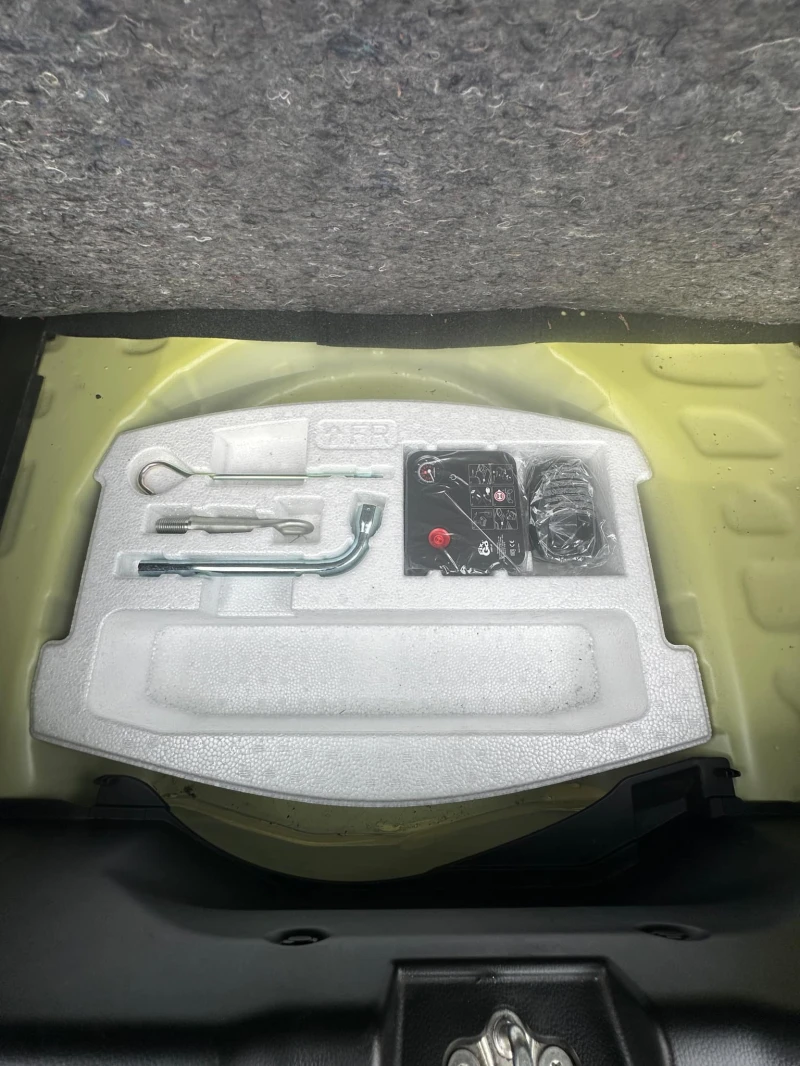 Suzuki Swift sport turbo 1.4  140ks, снимка 17 - Автомобили и джипове - 49944251